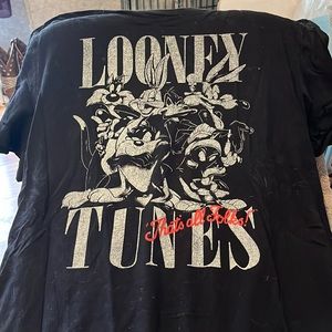 Looney tunes black tee size medium
